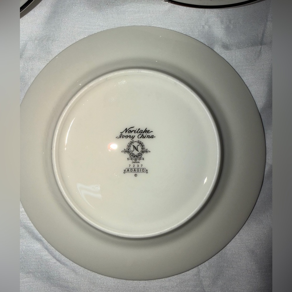 Floral Patterned Appetizer/ Dessert Plates Set - Picture 3 of 7